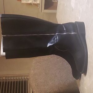 NWOT tall black boots